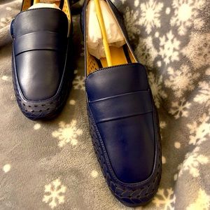Comfy, cute blue 100% leather Alex Marie womens loafers.